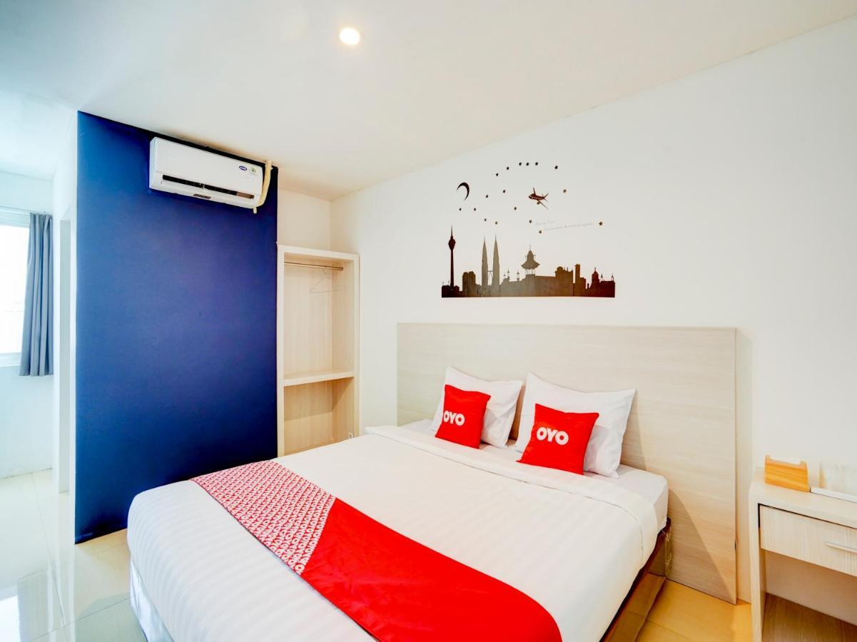 Lg Hotel Jember Exterior photo